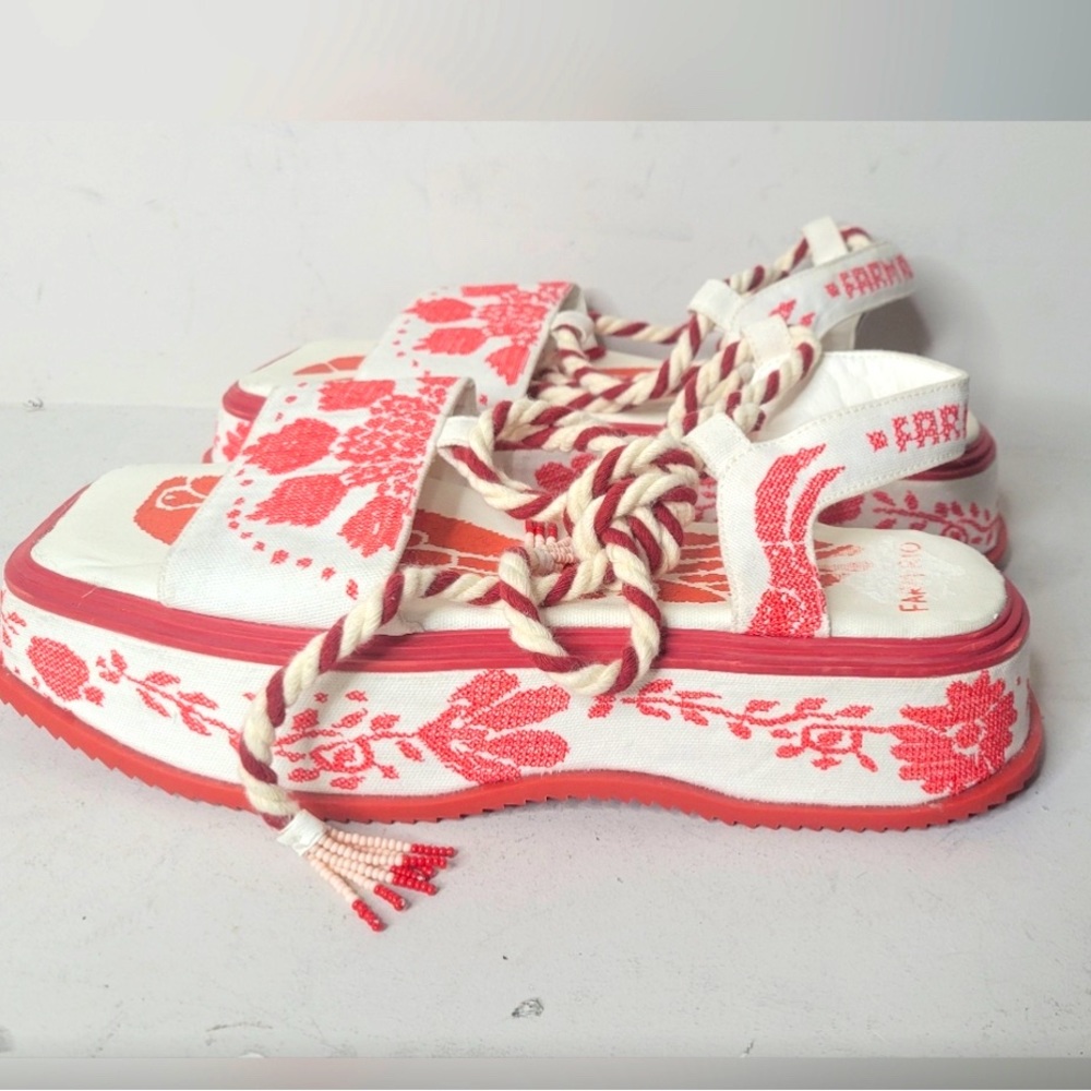 Farm Rio Embroidered Ankle Tie Platform Sandal SZ 10